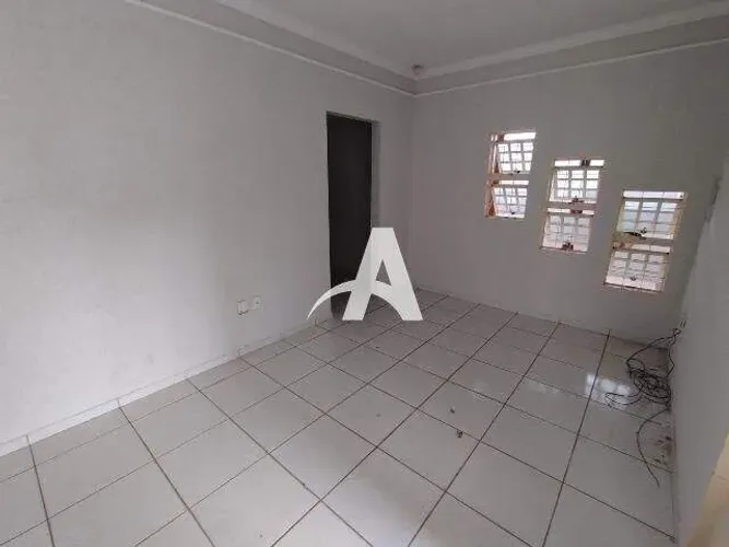 Casa para aluguel, 2 quartos, 1 suíte, 1 vaga, Jardim Canaã - Uberlândia/MG