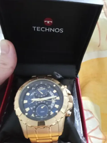 VENDO RELÓGIO TECHNOS DOURADO MODELO LEGACY.NA CAIXA NOTA FISCAL E AINDA NA GARANTIA.