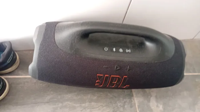 JBL bombox 4