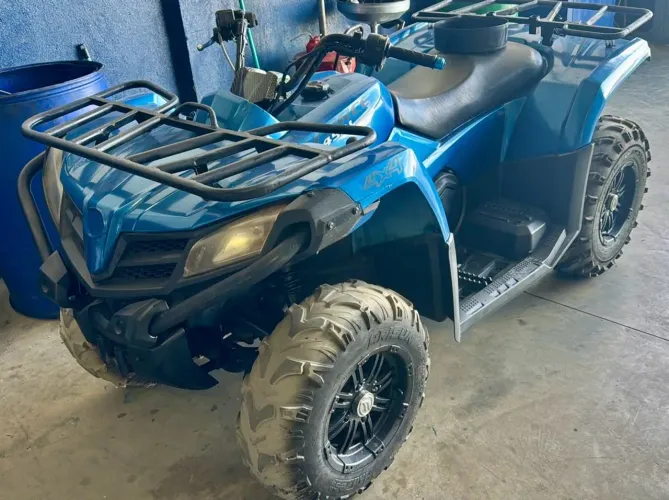 Quadriciclo Cforce 2016 4x4 automático 450L