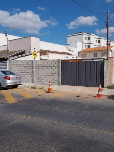 Oportunidade! Lote de 377m² de área localizado em avenida comercial, região central de Pou