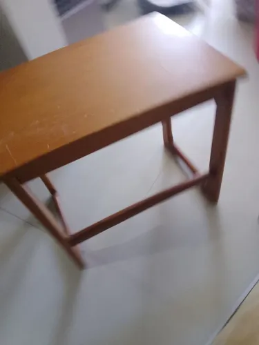 Mesa de cabeceir madeira maciça em ótimo estado
