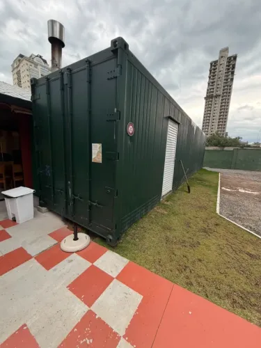 CONTAINER REEFER 40 PÉS, COM PORTAS E BANHEIRO