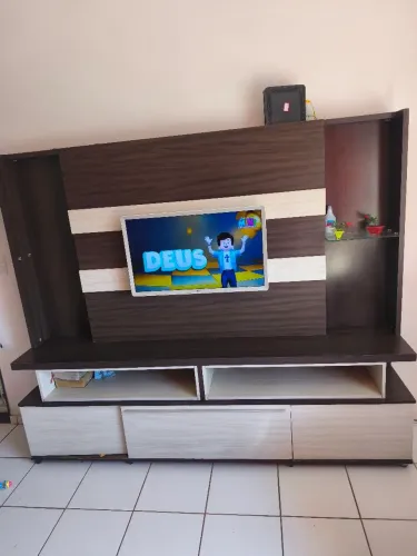 Painel de Tv/ rack com gavetas e duas portas auxiliares