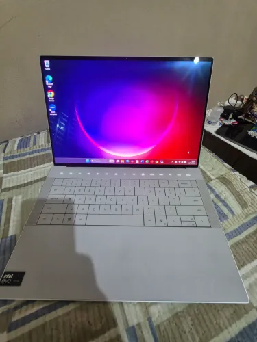 DELL XPS 14 9440 - Premium Ultrabook em Estado de Novo