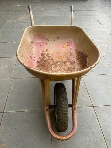 Carrinho de mão no precinho!!