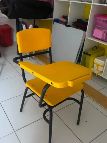 10 Cadeira escolar