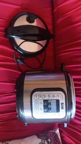 Panela de pressão elétrica 6 litros