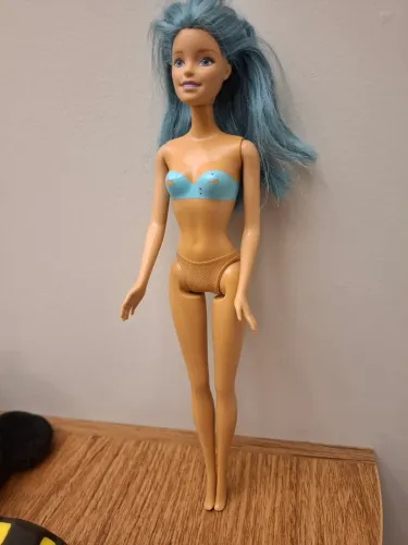 Boneca Barbie Mattel cabelo azul