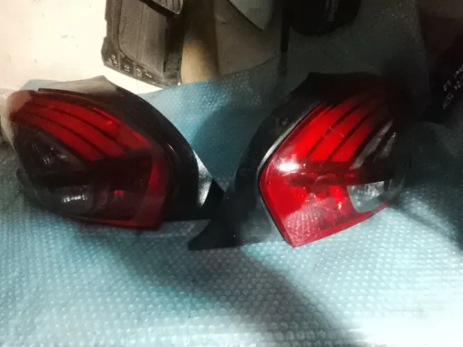 Lanternas de Peugeot 208 ano 2013 fumê com led