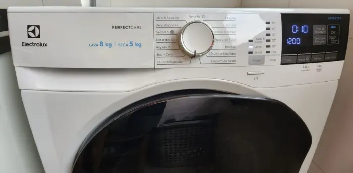 Lava Roupas Lava e Seca Electrolux 8Kg Inverter com Água Quente/Vapor