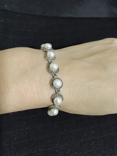 Pulseira em prata 925 com marcassitas e pérolas naturais mais par de brinco