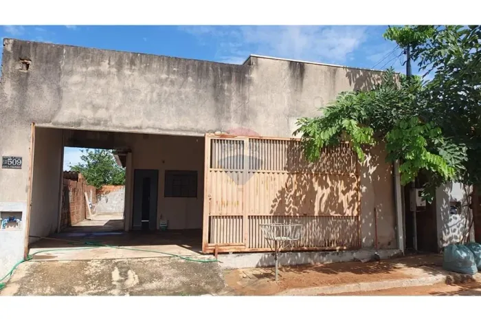 Oportunidade! Casa de 3 Quartos sendo 1 suite,, 2 Banheiros, Aceita Finananciamento
