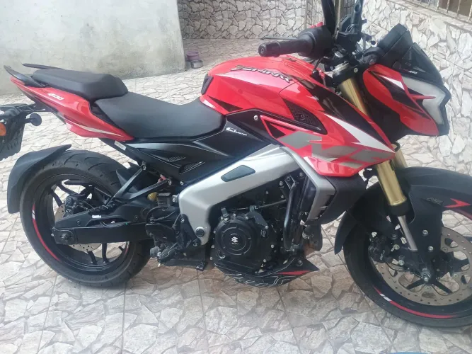 Moto Bajaj Dominar NS400