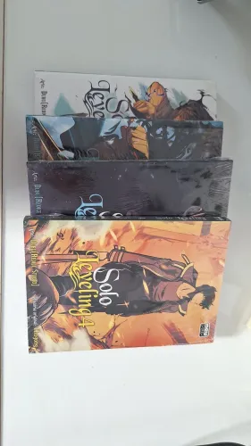 Box 4 volumes manwha/mangá Solo Leveling