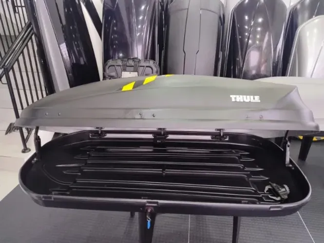Thule Pacific 200 de 410 litros