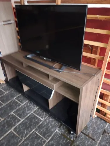 Rack + tv smart Philips 42 com controle     Não troco