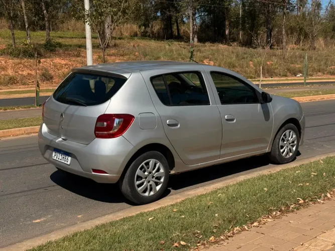 Renault Sandero Authentique Hi-power 1.0 16V 5P 2015