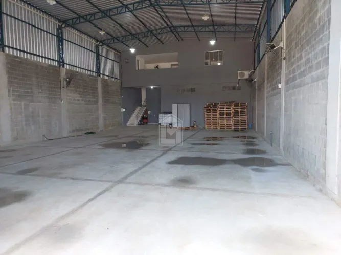 GALPÃO Á VENDA EM CARIACICA 360 m² DE ÁREA