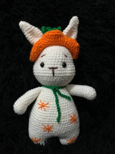 Coelho com Chapéu em Crochê Amigurumi Coelhinho Pelúcia