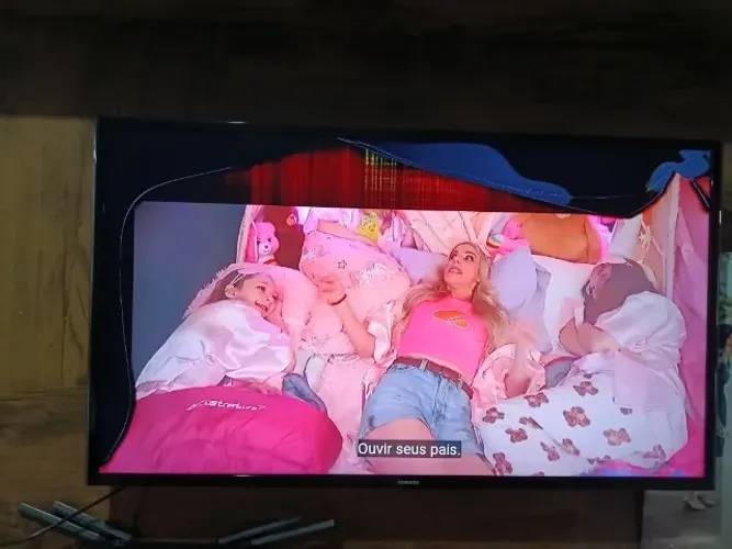Tv Samsung tela trincada(FUNCIONANDO)