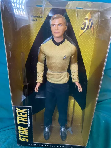 Barbie Star Trek 50 anos Capitão Kirk
