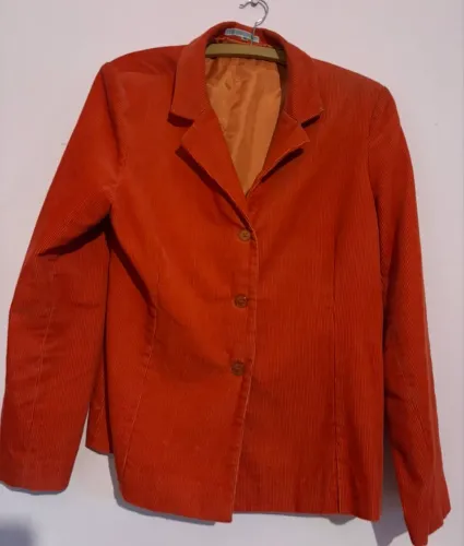Lindo Blazer vermelho em veludo cotelê