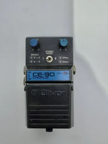 Pedal guitarra Chorus CE-30 Oliver (By Roland)