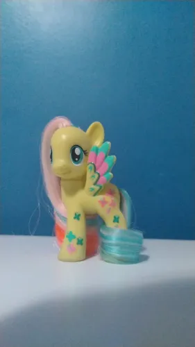 Fluttershy Power Asas coloridas 8 cm my little pony