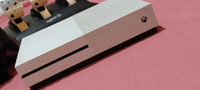 VENDE-SE XBOX ONE S + VOLANTE
