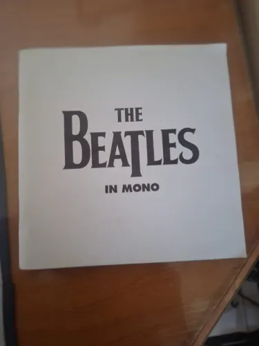 LIVRETO CAIXA CD BEATLES MONO