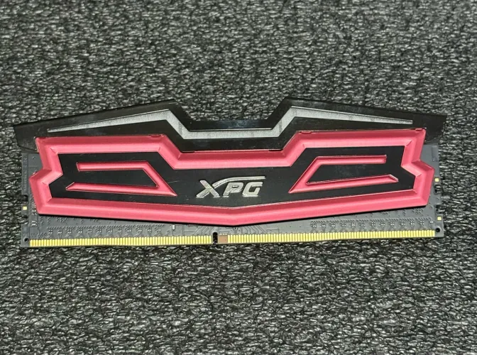 Memória Ram Adata XPG RGB 8Gb 2400Mhz CL16-16-16