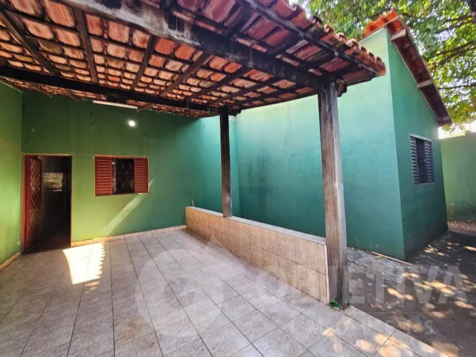 Casa para aluguel, 3 quartos, 1 vaga, LARANJEIRAS - UBERLANDIA/MG