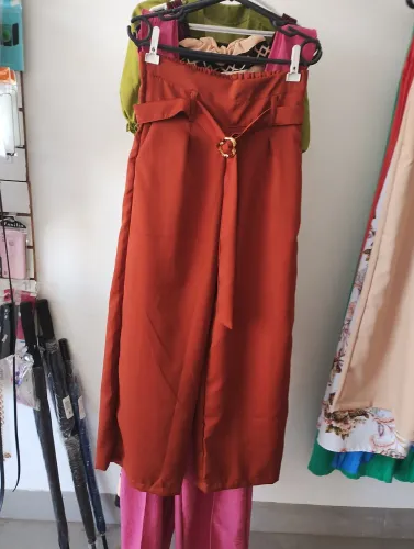 Vende-se calça feminina