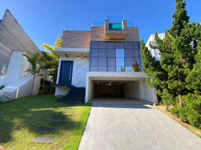 Casa Triplex no Condomínio Porto Riviera Exclusive na Praia Brava