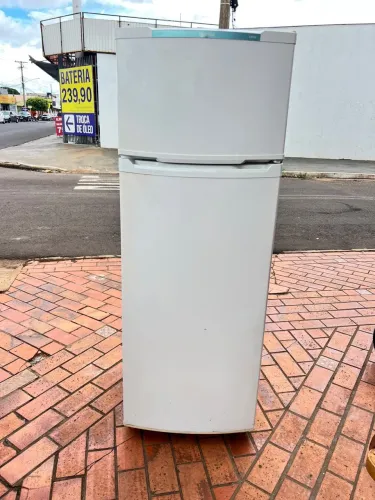 Geladeira cônsul 336 litros marcas de uso ?Entrego e passo cartão