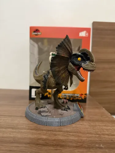 Jurassic park dilophosaurus iron studios minico