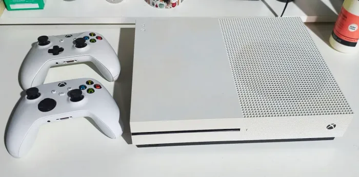 Xbox one com 3 jogos