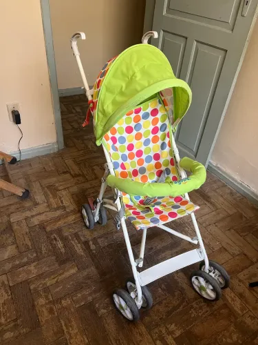 Carrinho de Passeio Guarda-Chuva Dobrável - Impecável!