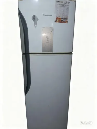 Vendo geladeira Panasonic 387 litros frosfree com 3 meses de garantia.