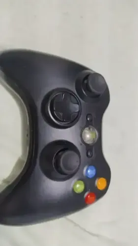 Controle Xbox 360 usado e original pegando tudo