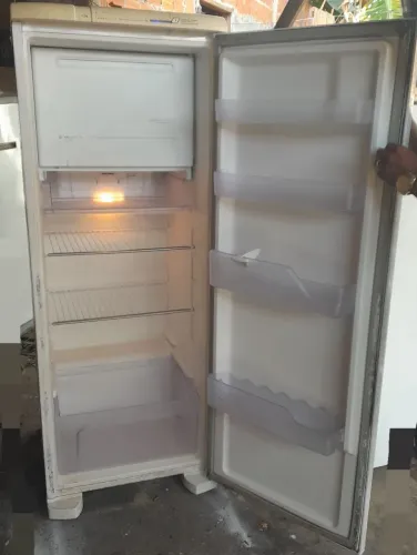 Geladeira Electrolux frost free ENTREGO