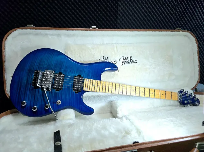 Music maker jonh Petrucci / Guitarra r almimo headless /ñ Gibson epiphone prs fender esp