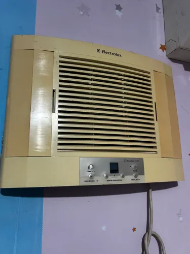 Vendo ar condicionado 10 mil btus 110 volts.