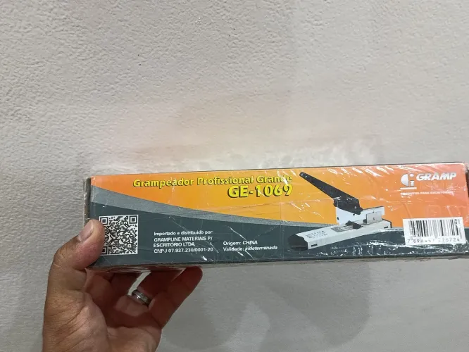 Grampeador profissional grande GE-1069