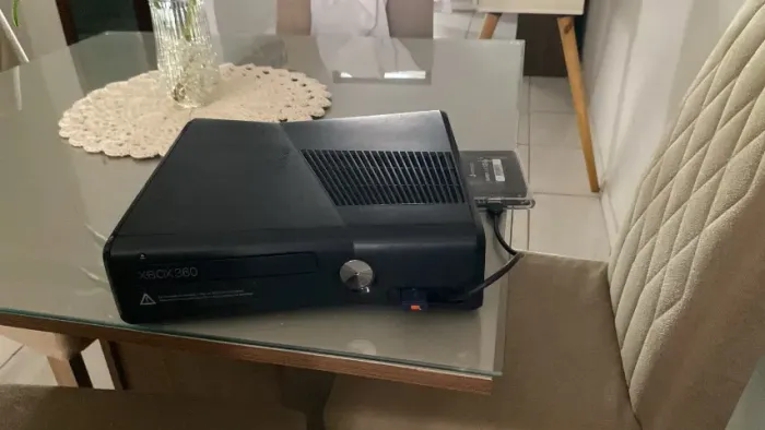 VENDO XBOX 360 - COMO NOVO