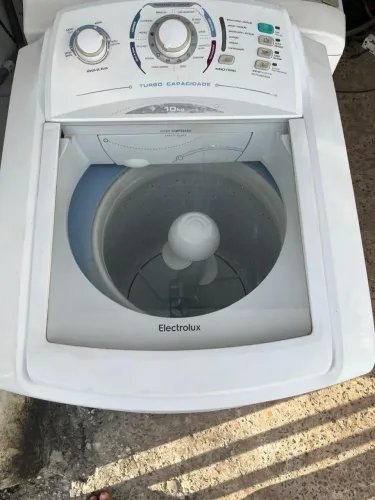 Máquina Electrolux de 10kg 110v.