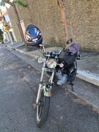 Suzuki intruder 125 -