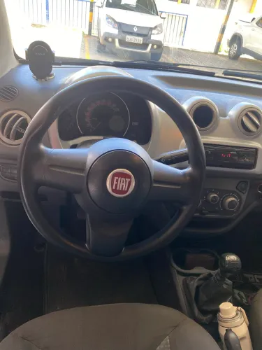 Fiat Uno Attractive 1.4 EVO Fire Flex 8V 4P 2011