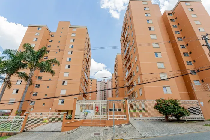 APARTAMENTO com 2 dormitórios para alugar com 113.93m² por R$ 3.550,00 no bairro Ahú - CUR